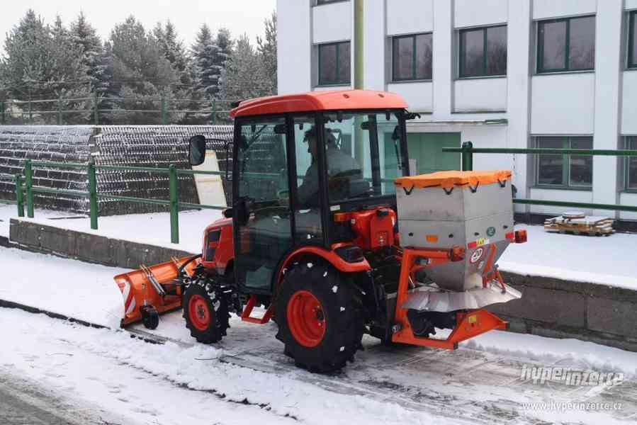 Traktor Kioti CK2810H - zimní set - radlice + sypač - foto 1