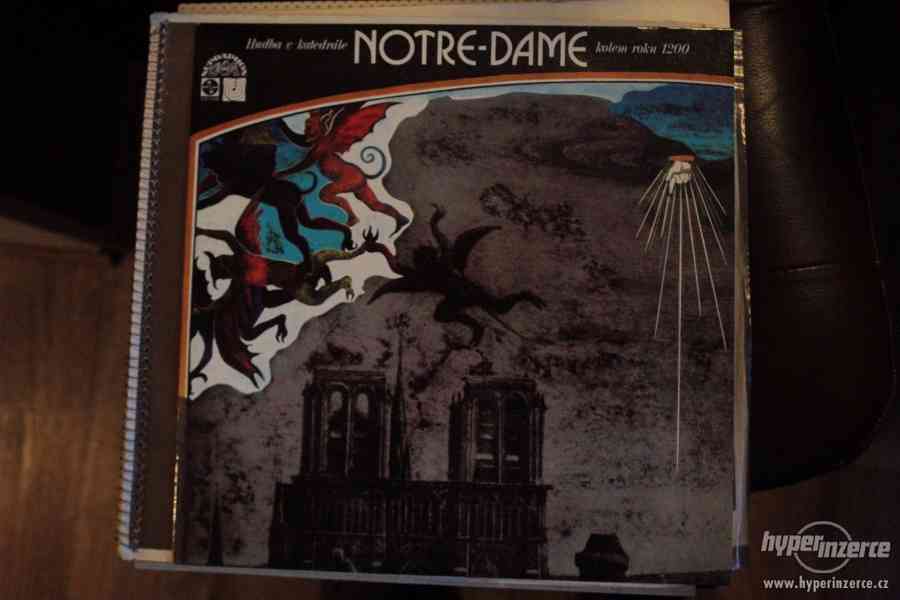 Hudba v katedrále Notre-Dame - foto 1