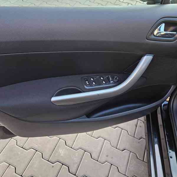 Peugeot 308 - foto 15