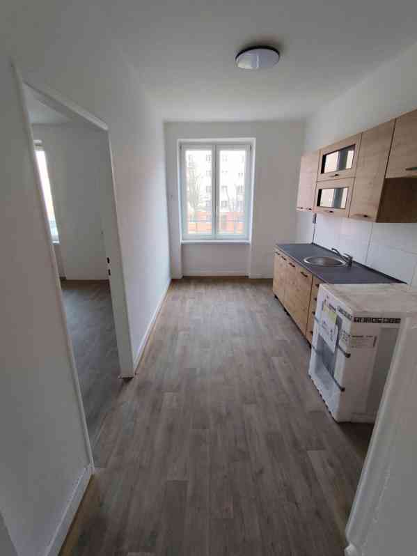 Pronájem bytu 3+1 v OV v ulici Tř. Budovatelů - foto 2