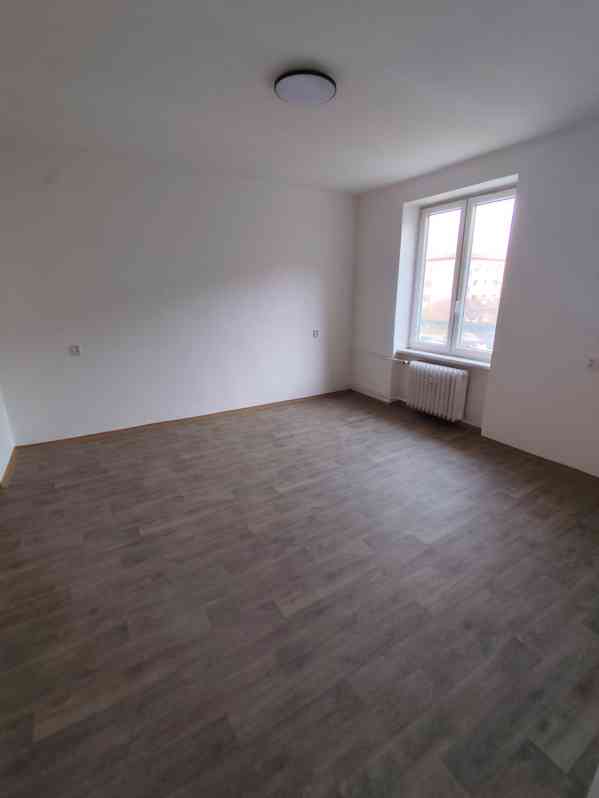 Pronájem bytu 3+1 v OV v ulici Tř. Budovatelů - foto 3