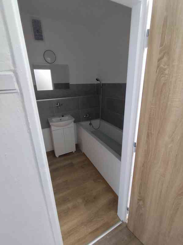 Pronájem bytu 3+1 v OV v ulici Tř. Budovatelů - foto 8