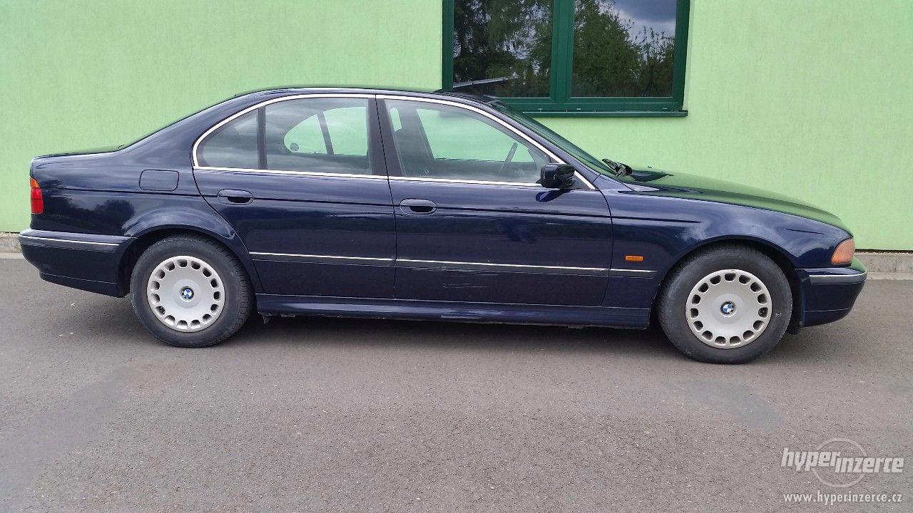 BMW 520i, rok 2000 - foto 1