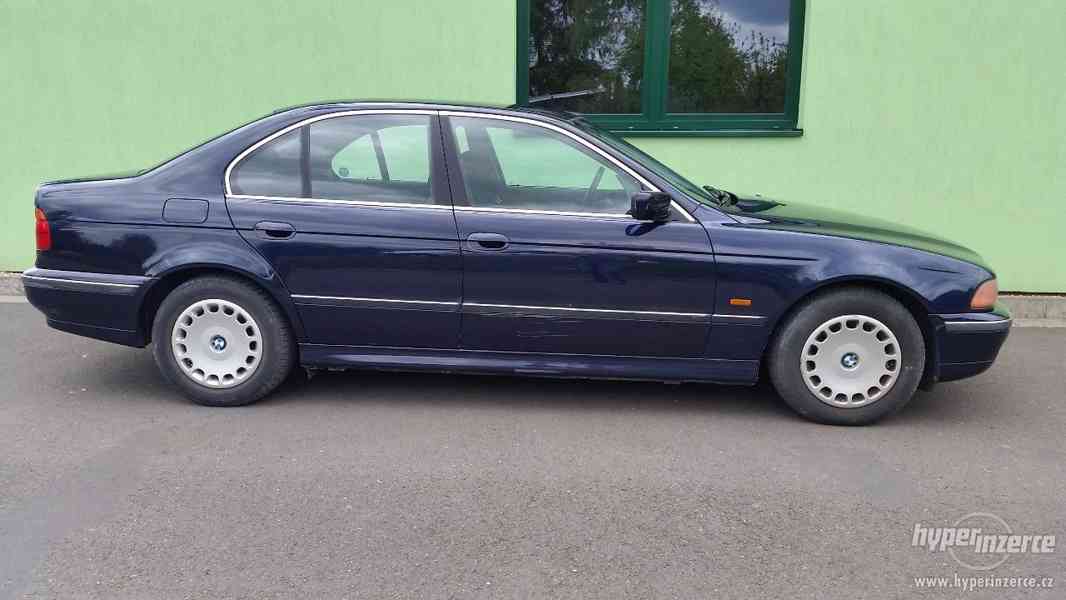 BMW 520i, rok 2000 - foto 1