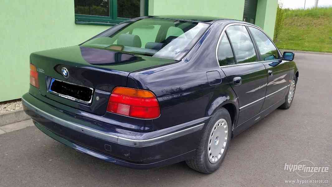 BMW 520i, rok 2000 - foto 2