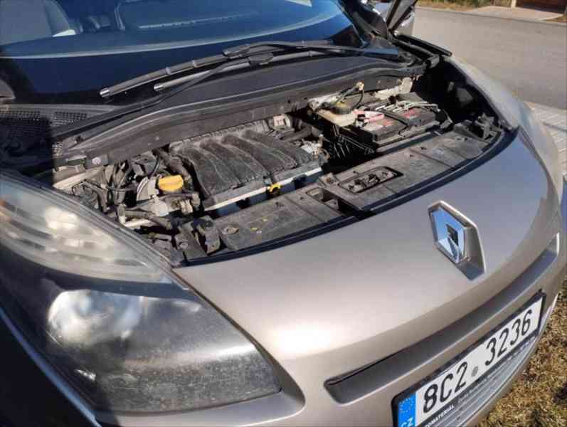 Renault Grand Scénic 2,0 - foto 8