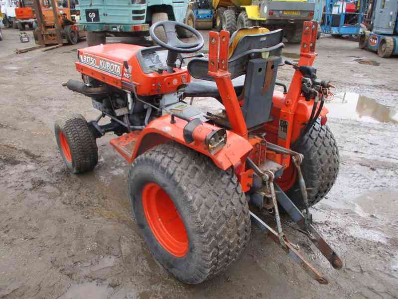 Traktor Kubota B1750 hydrostatický - foto 4