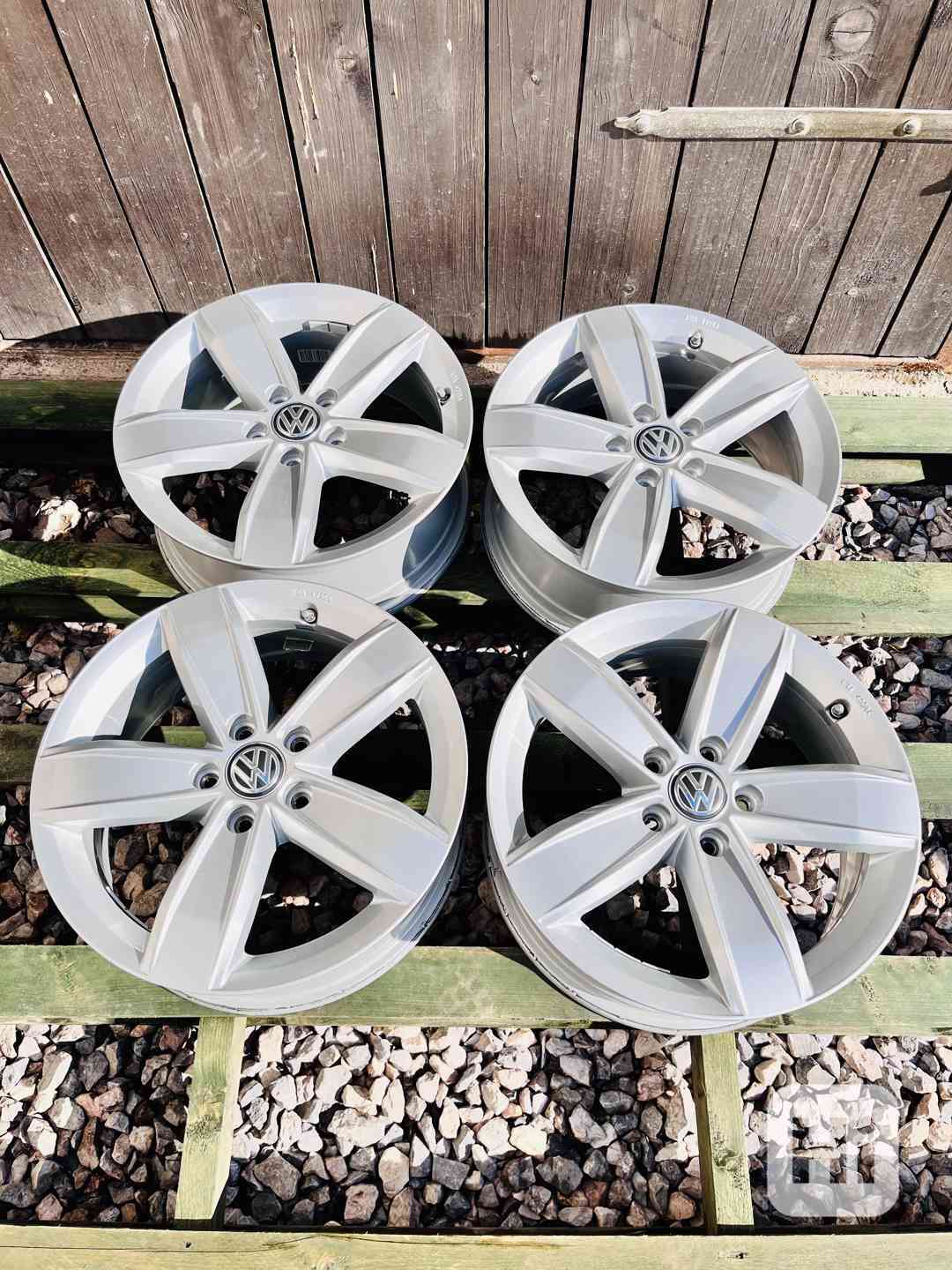 Alu disky originál VW Tiguan R17 - TOP STAV - bazar - Hyperinzerce.cz