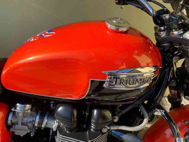 Triumph Bonneville SE - foto 9