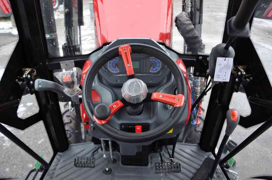 Traktor HANWO HWE 354 C, STAGE V. Komunální traktory. 