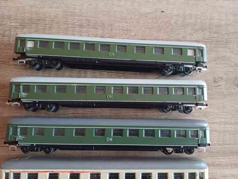 Rychlíkové vagony starší typ.  TT - foto 2