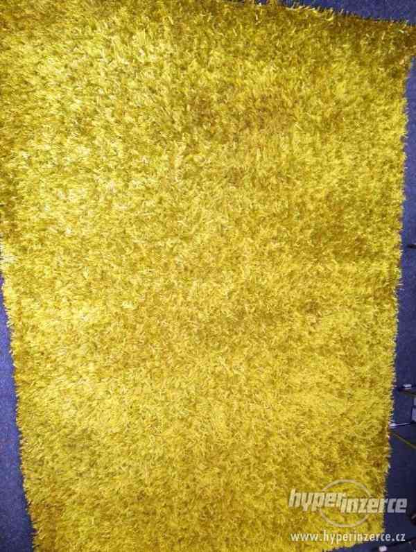 Zelený koberec LILOU s třásněmi 190 x 130 cm - foto 1