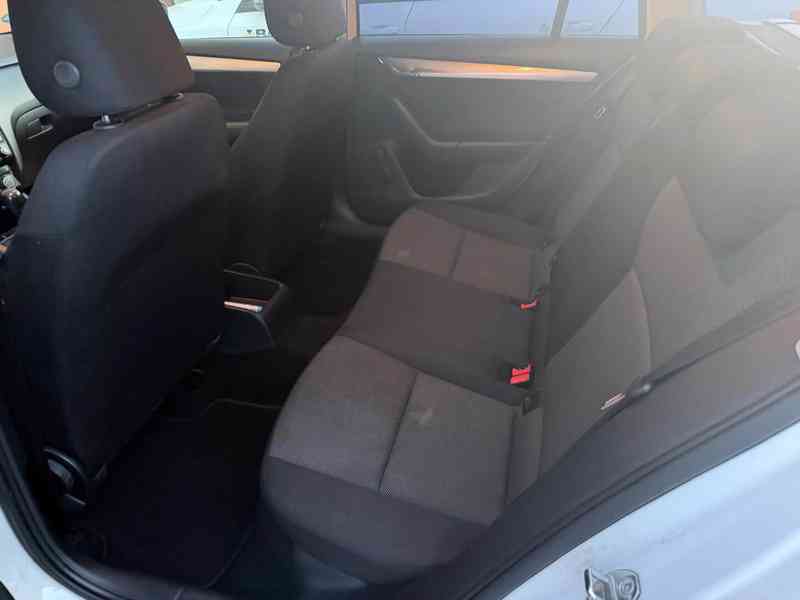 Škoda Octavia combi - foto 5