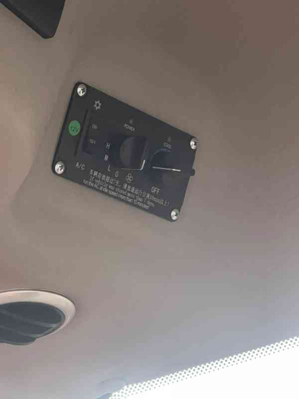 Traktor HANWO HWB 504 C 50k,pohodliva kabina, klima, revers - foto 9