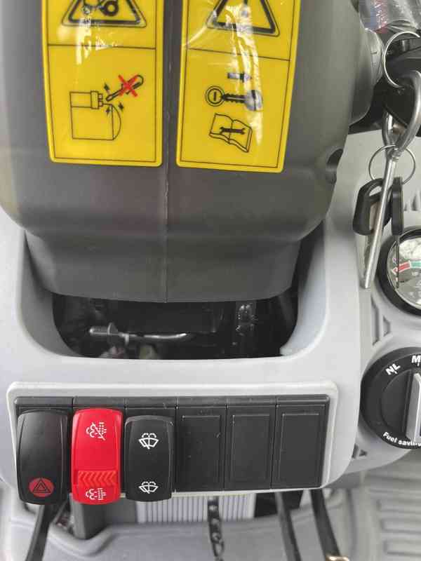 Traktor HANWO HWB 504 C . Traktor 50 koni 37kW. - foto 15