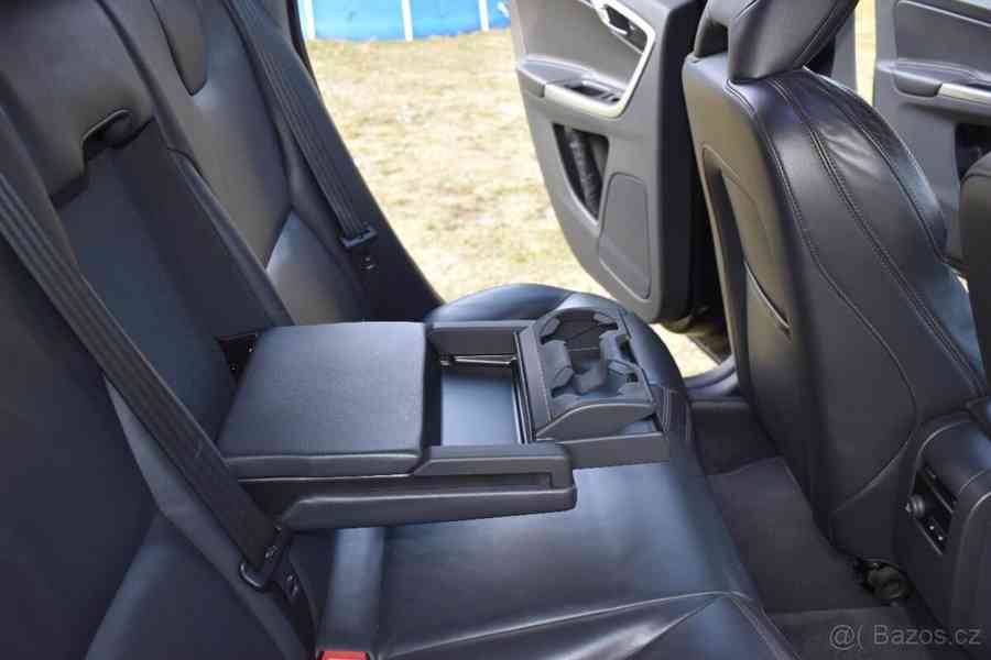 Volvo XC60 2,4   Summum 158 kw AT - foto 14