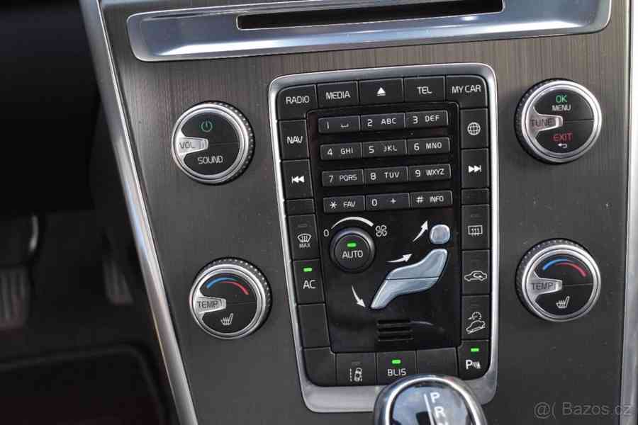 Volvo XC60 2,4   Summum 158 kw AT - foto 12