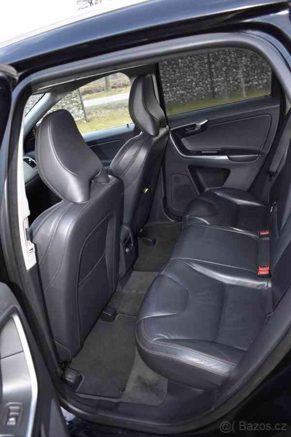 Volvo XC60 2,4   Summum 158 kw AT - foto 18