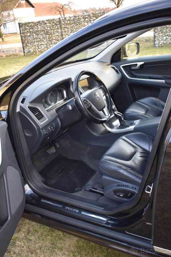 Volvo XC60 2,4   Summum 158 kw AT - foto 9