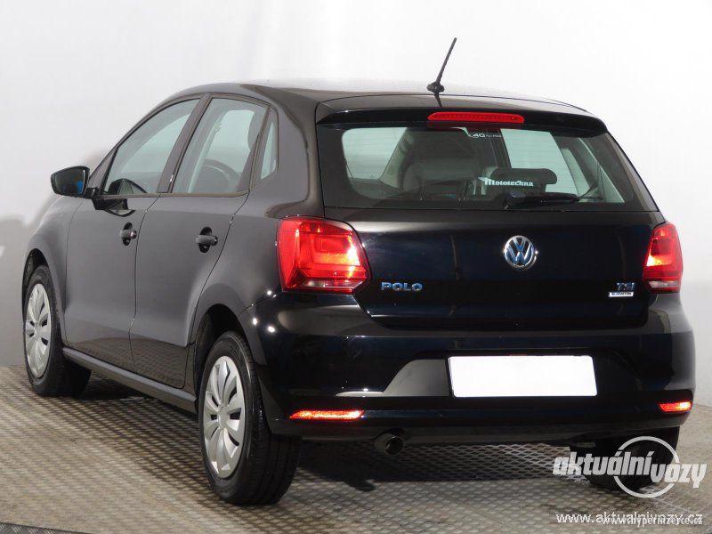 Volkswagen Polo 1.2, benzín, rok 2015 - foto 3
