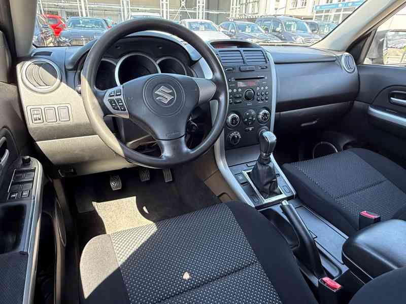 Suzuki Grand Vitara 2.0i Family Comfort benzín 103kw - foto 4