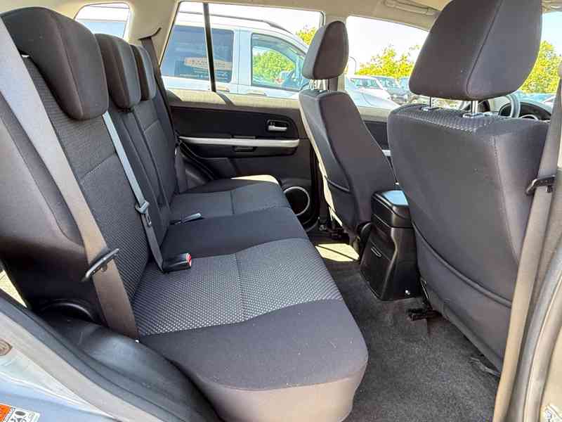 Suzuki Grand Vitara 2.0i Family Comfort benzín 103kw - foto 3