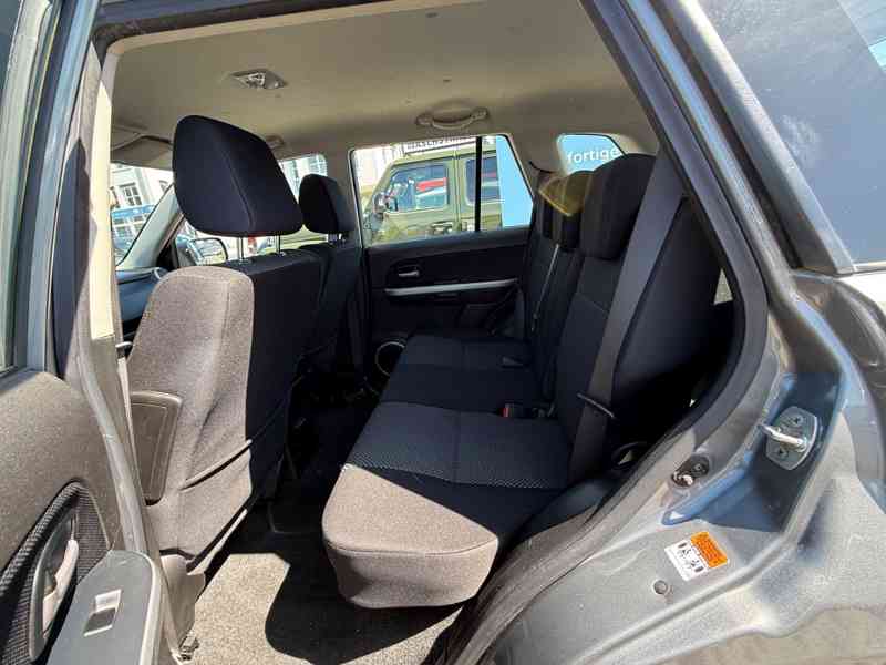 Suzuki Grand Vitara 2.0i Family Comfort benzín 103kw - foto 13