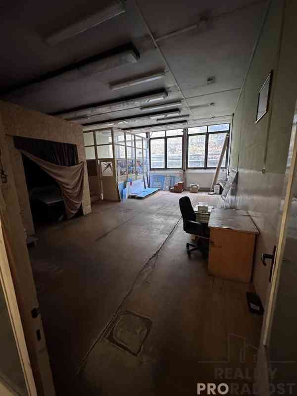 PRONÁJEM SKLADU - DÍLNY O VÝMĚŘE 75m2 V ADAMOVĚ U BLANSKA  - foto 3