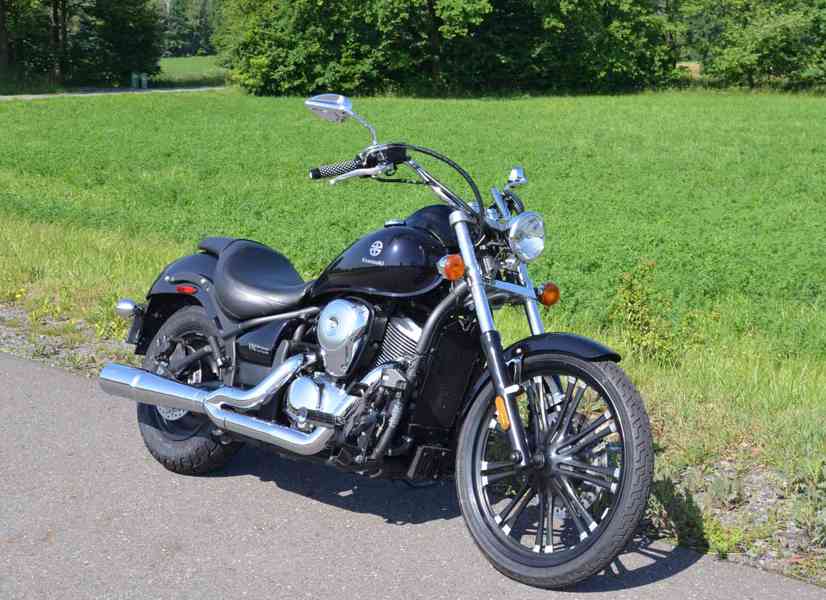 Kawasaki Vulcan VN900 Custom, nové pneu, po servisu  - foto 2