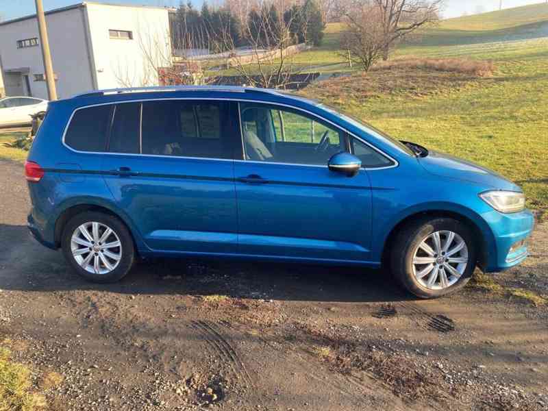 Volkswagen Touran 2,0   DSG 140 kW Highline - foto 7