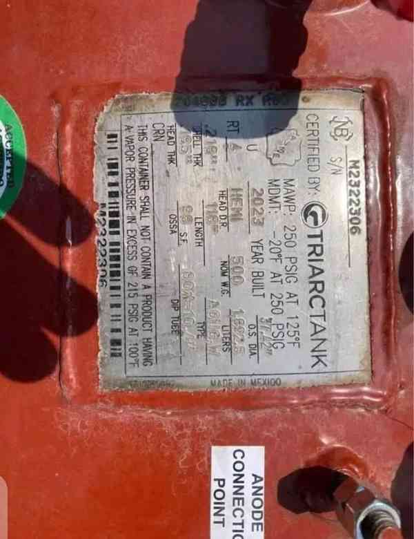 Kvalitní propan-butanové nádrže v perfektním stavu. - foto 4