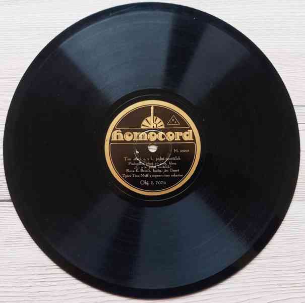 Šelaková gramodeska C. a K. polní maršálek z roku 1932 - foto 1