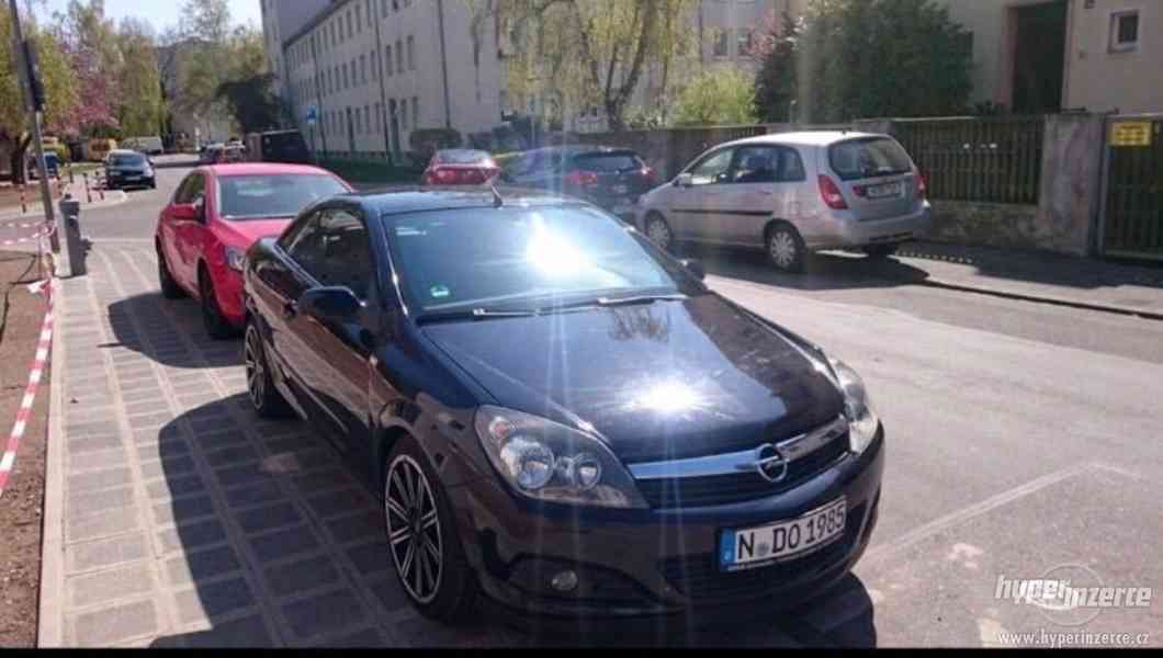 Opel Astra Twin Top 2.0 Turbo - foto 2