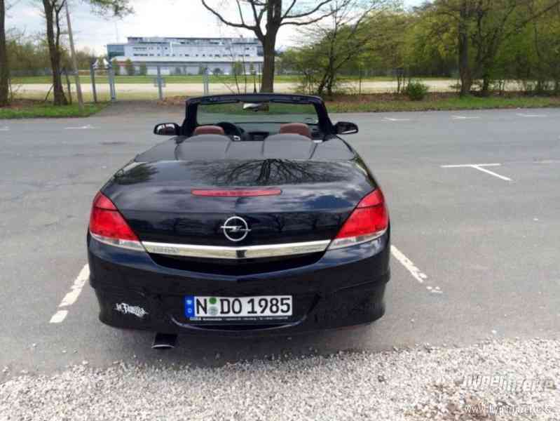 Opel Astra Twin Top 2.0 Turbo - foto 4