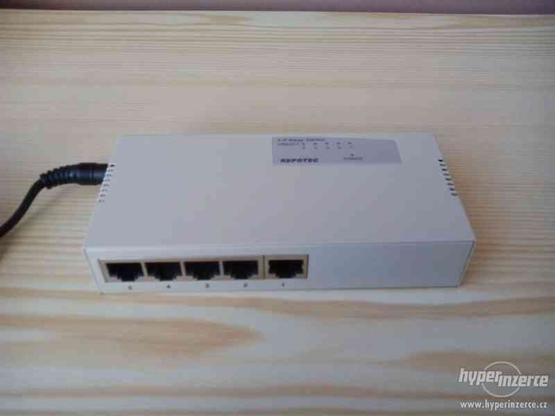 Switch Repotec RP-1705M 5-port - foto 2