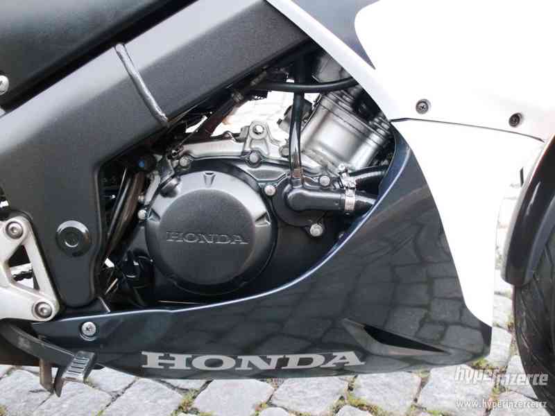Honda CBR 125 R - foto 7