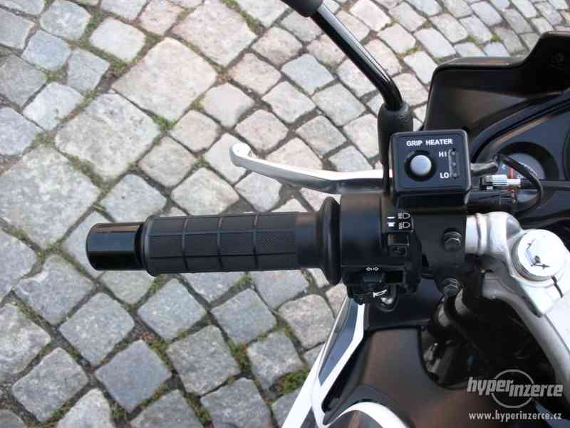Honda CBR 125 R - foto 9