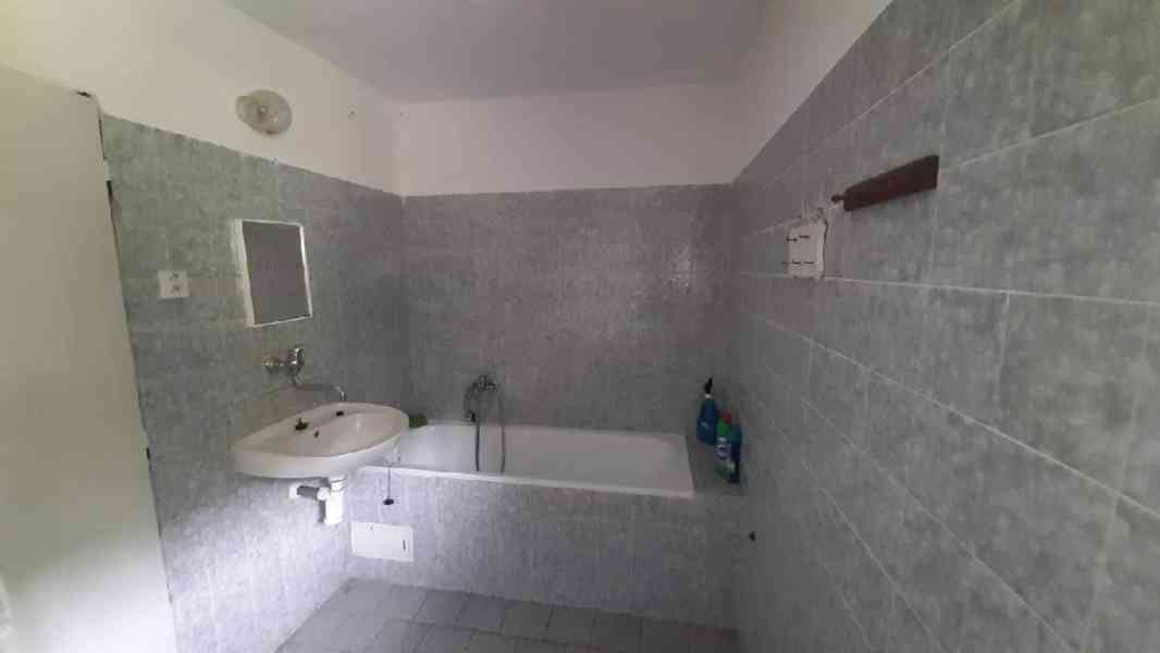 Prodej rodinného domu 283 m², pozemek 4371 m² Jenišovice - foto 7