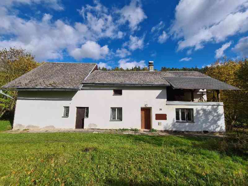 Prodej rodinného domu 283 m², pozemek 4371 m² Jenišovice - foto 2