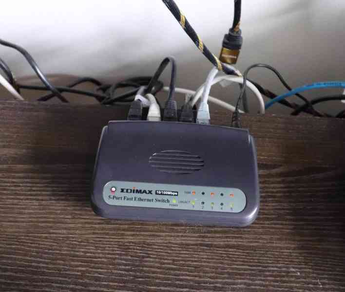 Edimax switch 5-port + el. adaptér - foto 4