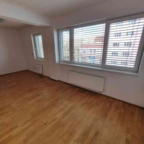 Pronájem 1+kk, ul. Palackého tř., Královo Pole, 39 m2, garáž - foto 20