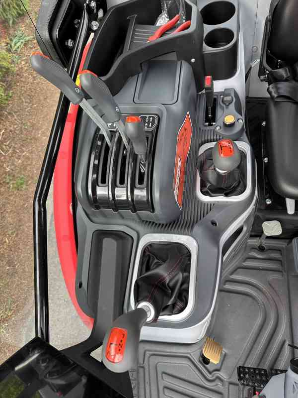 Traktor Crona HANWO CR-704E, euro 5 na SPZ, 4x4 - foto 4