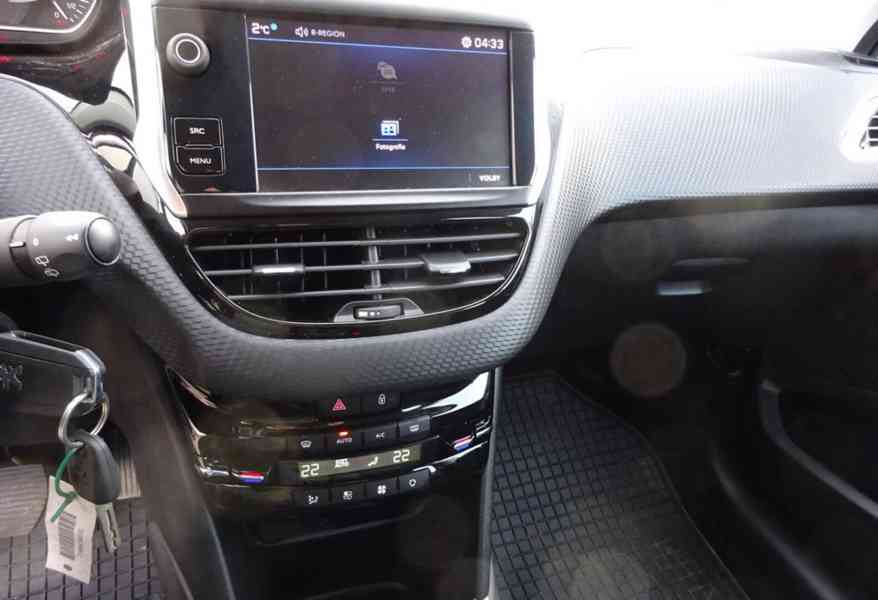 Peugeot 2008, 1.2 Pure 2.Maj.serv.kníž. 81kw - foto 7