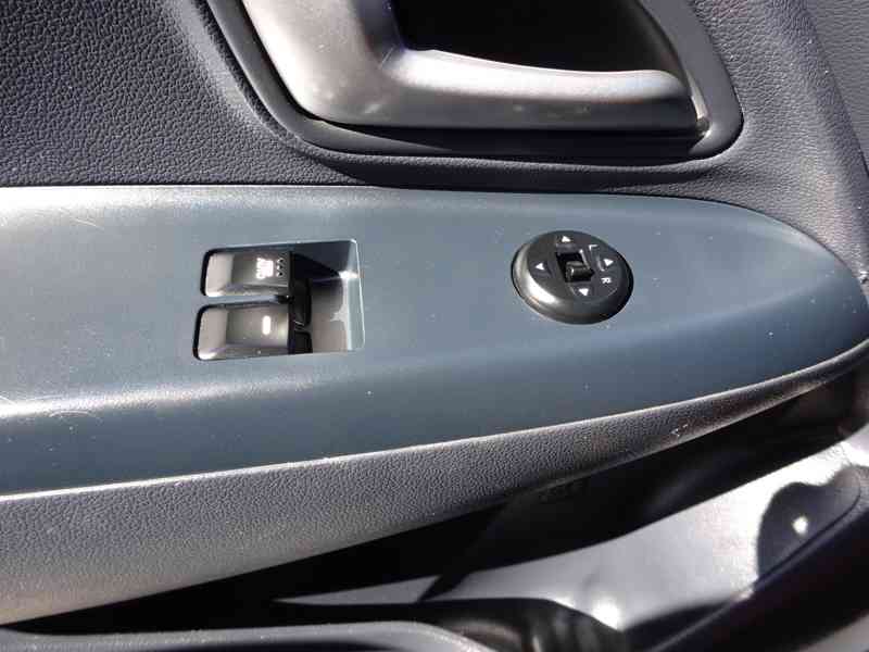 Kia Rio 1.2i r.v.2014 (62 kw) Koupeno v ČR  - foto 9
