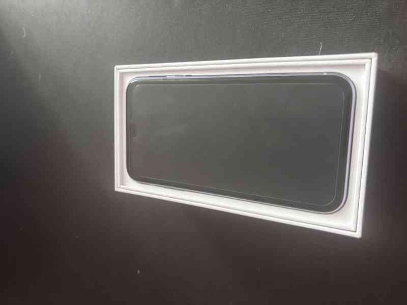 Iphone 11 64 Gb fialovy za setkani Holkou  - foto 2