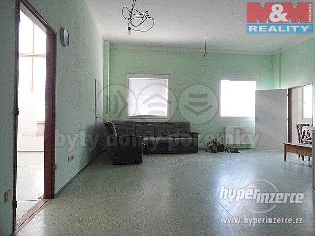 Pronájem, sklad, Hradec Králové, ul. Víta Nejedlého - foto 11