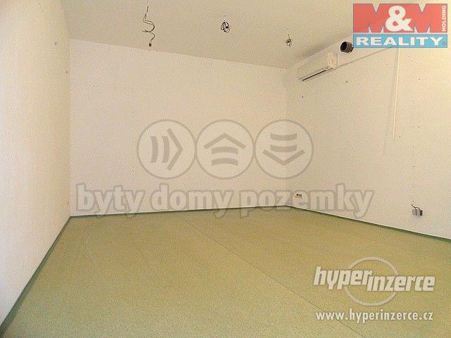 Pronájem, sklad, Hradec Králové, ul. Víta Nejedlého - foto 12