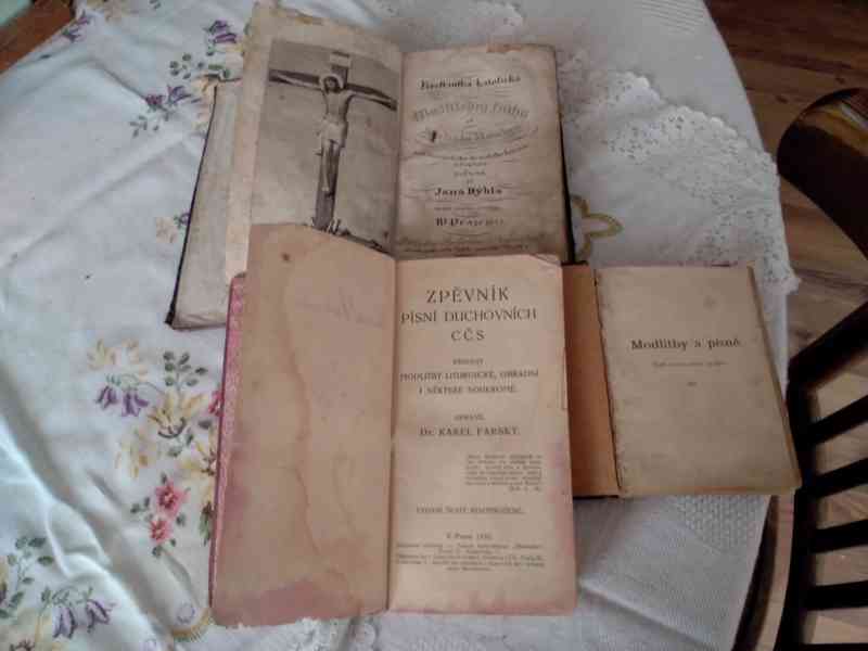 Tři staré, liturgické knihy - foto 2