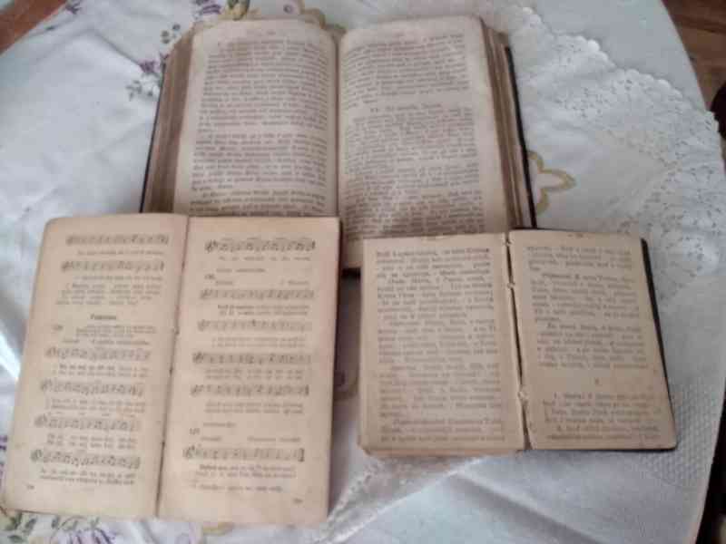 Tři staré, liturgické knihy - foto 7