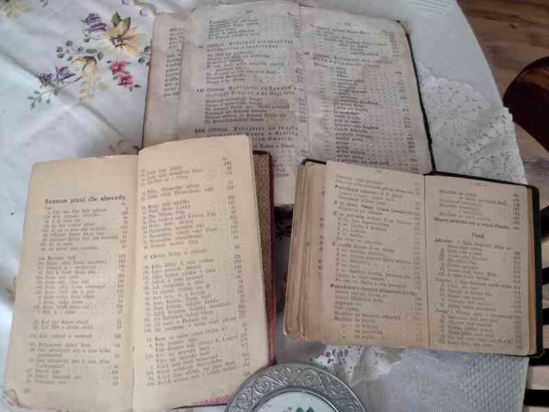 Tři staré, liturgické knihy - foto 8
